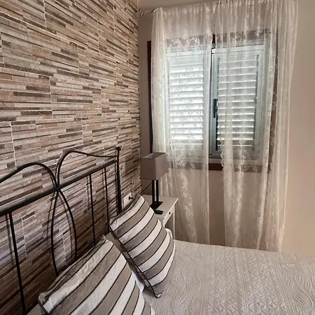 The Waves, Natural Pools & Sea Views, El Pris